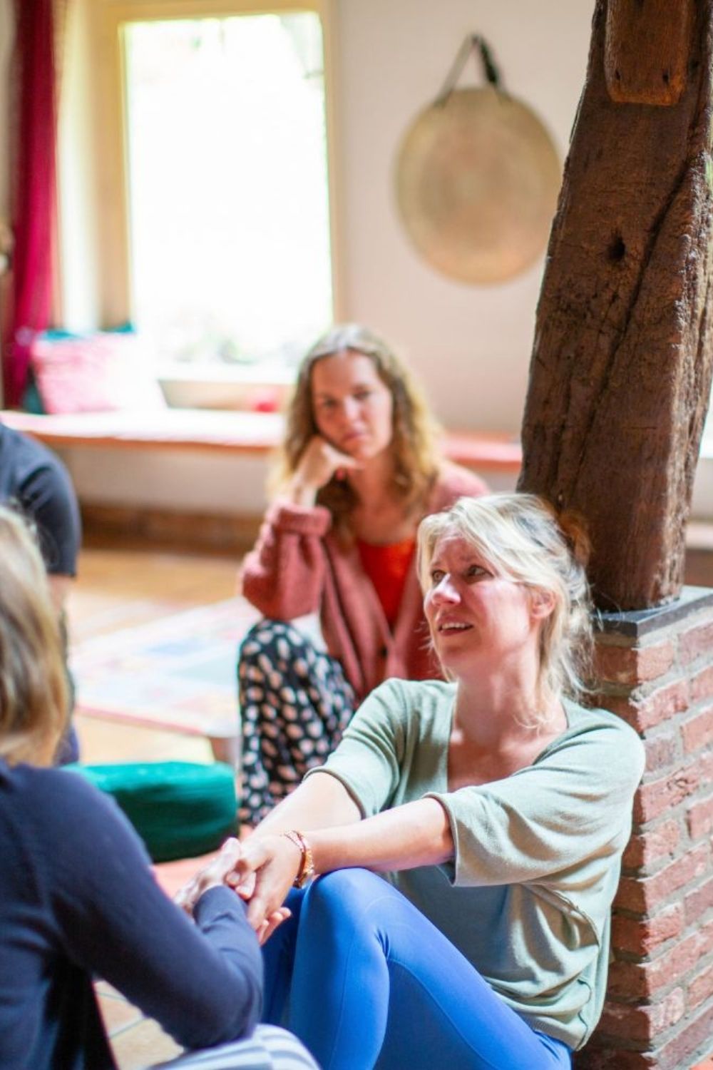Deelnemers tijdens familieopstelling, bronhoeve, Utrecht