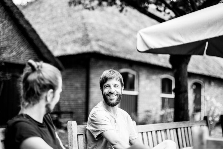 Opleiding familieopstellingen voor deelnemers uit heel Nederland, waaronder Amsterdam, Utrecht , Arnhem, Nijmegen , Rotterdam, Eindhoven, Amersfoort en Zeist